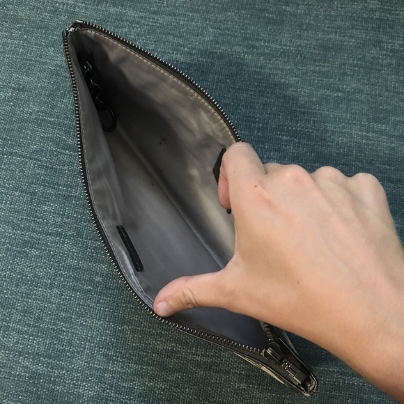 Burberry clutch with Burberry print - Picture 4 of 4